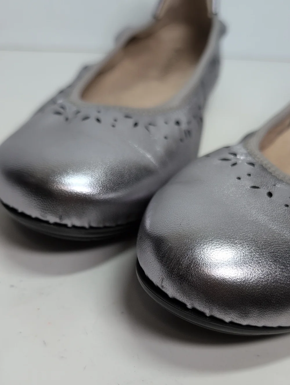 Vionic Geneva metal ballet silver flats women's size 8 EU 39
